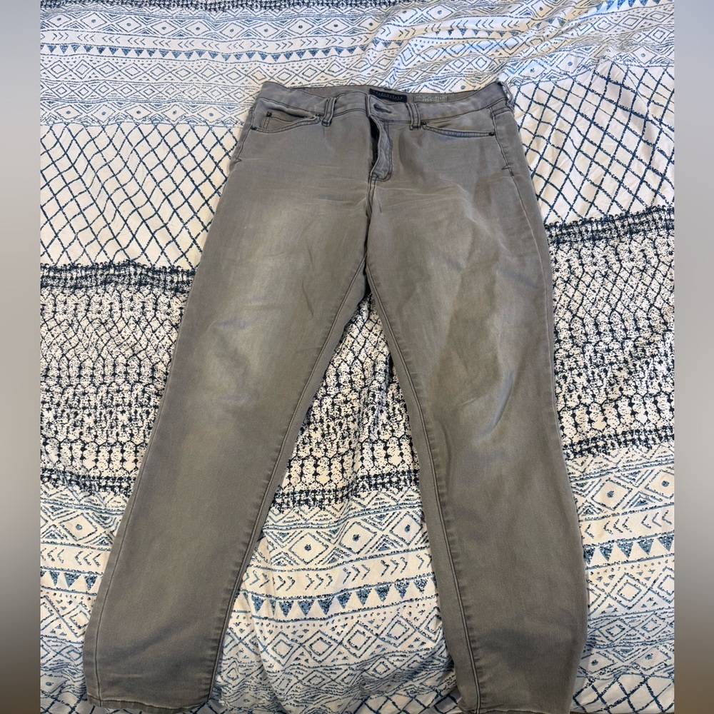 Aeropostale gray skinny jeans